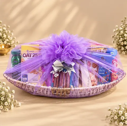 The Royal Boat Hamper, open view
